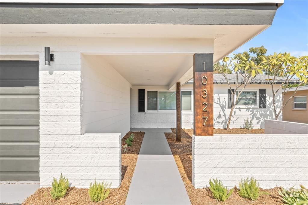 合同活跃: $429,900 (3 贝兹, 2 浴室, 1347 平方英尺)