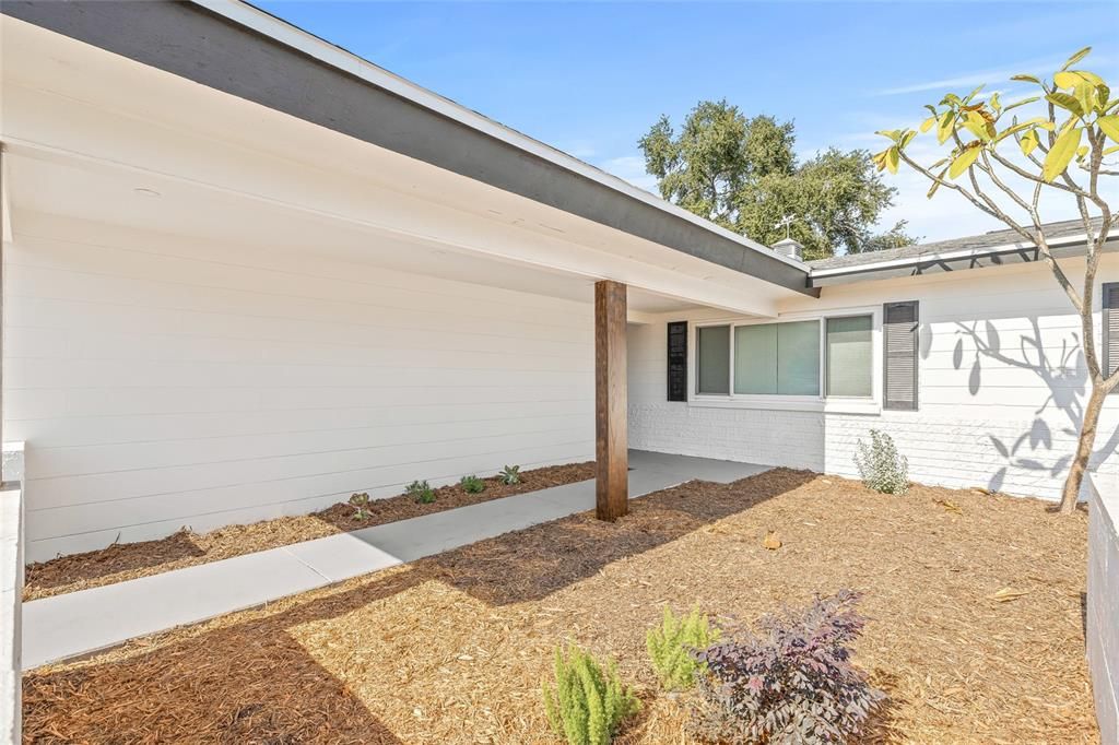 合同活跃: $429,900 (3 贝兹, 2 浴室, 1347 平方英尺)