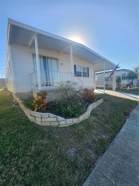 Под контрактом: $105,000 (2 спален, 2 ванн, 864 Квадратных фут)