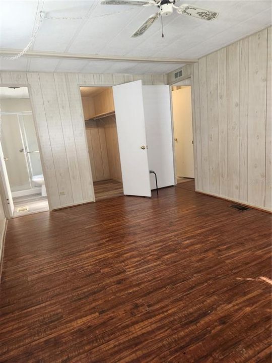 Под контрактом: $105,000 (2 спален, 2 ванн, 864 Квадратных фут)