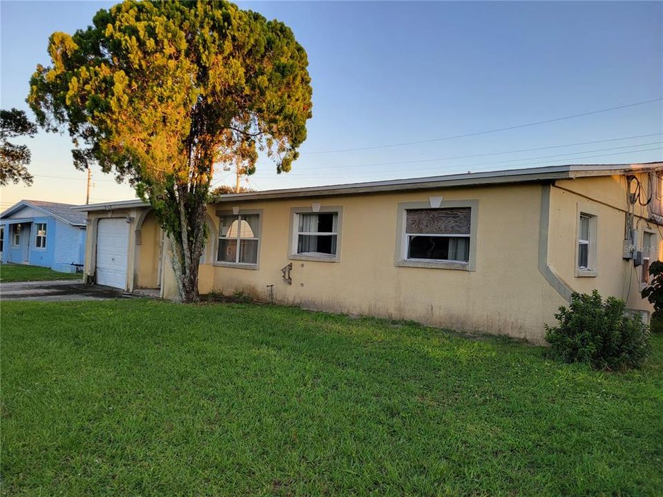 待售: $185,000 (4 贝兹, 2 浴室, 1881 平方英尺)