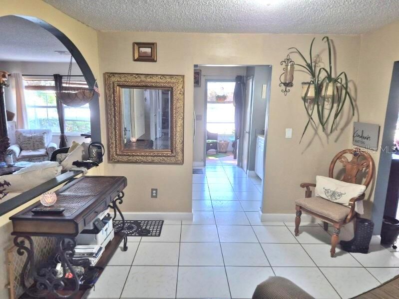 For Sale: $294,900 (5 beds, 2 baths, 1917 Square Feet)