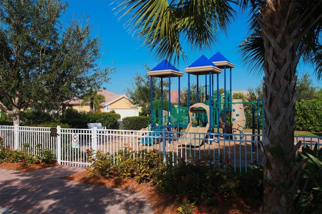 На продажу: $725,000 (3 спален, 3 ванн, 2489 Квадратных фут)