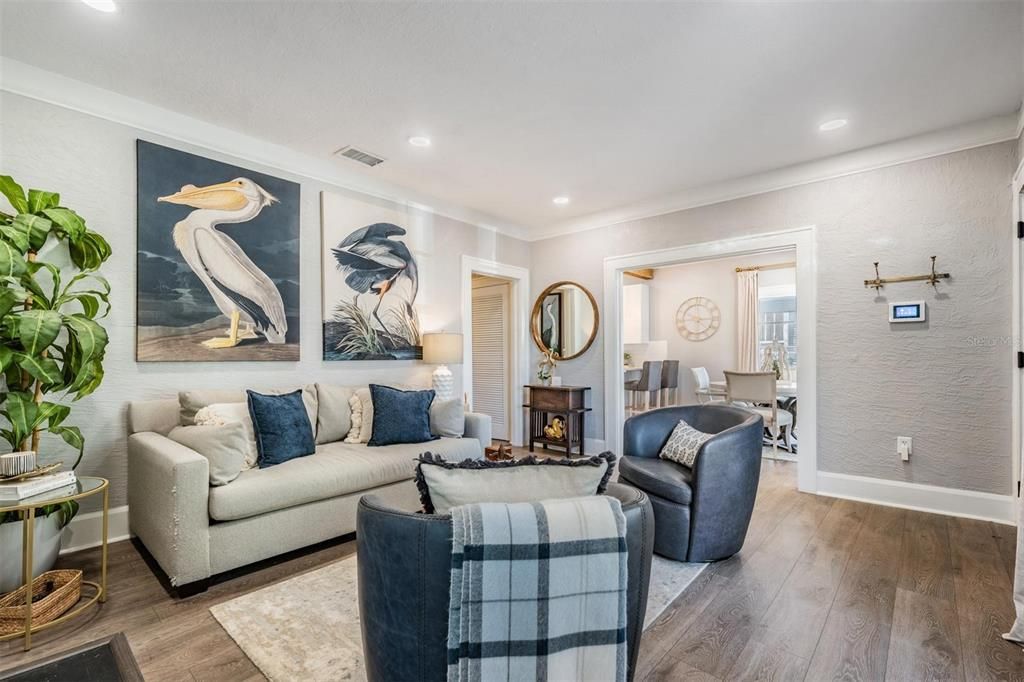 En Venta: $895,000 (3 camas, 2 baños, 1388 Pies cuadrados)