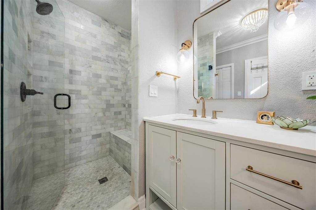 En Venta: $895,000 (3 camas, 2 baños, 1388 Pies cuadrados)