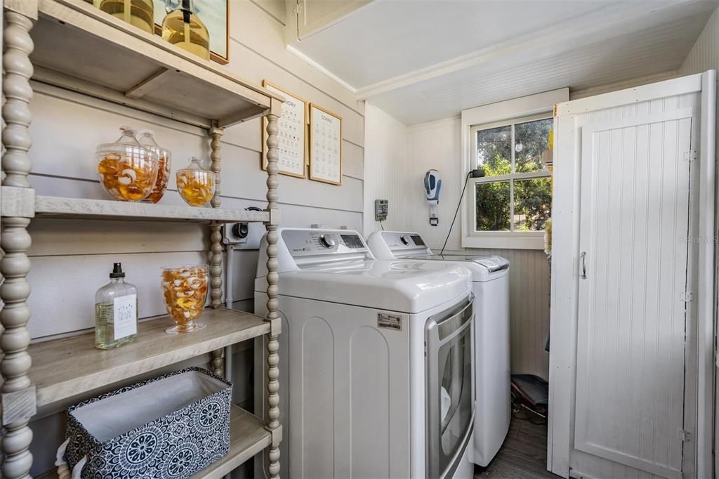 En Venta: $895,000 (3 camas, 2 baños, 1388 Pies cuadrados)