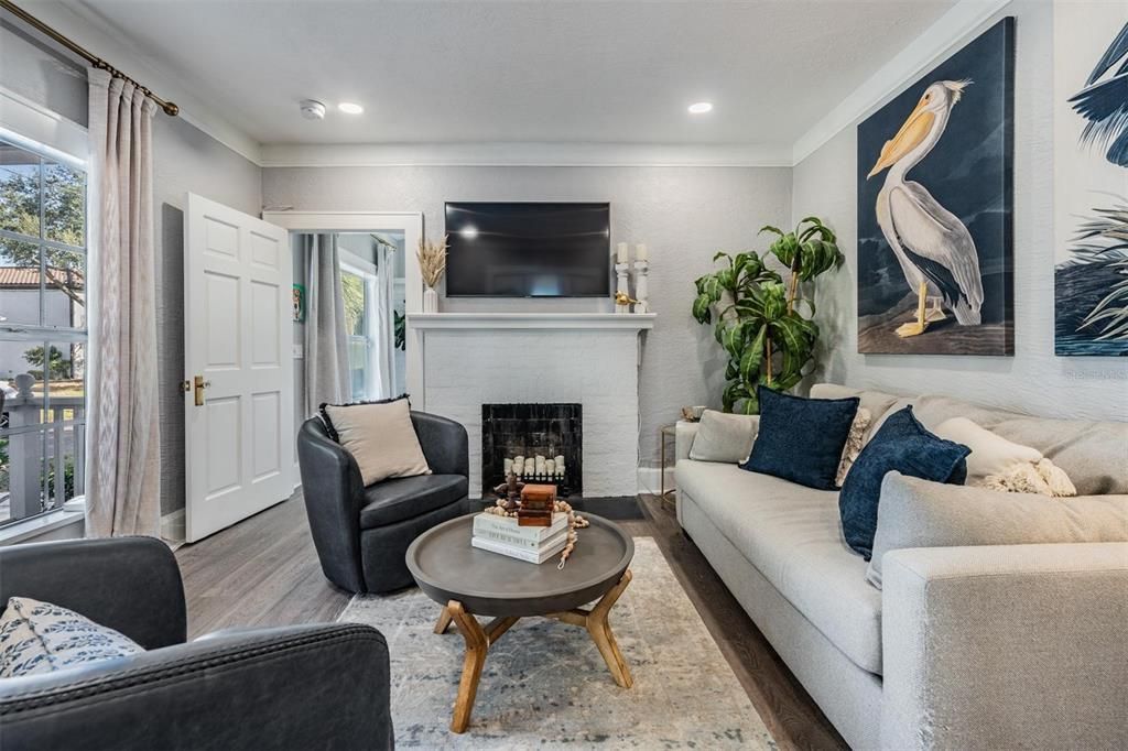 En Venta: $895,000 (3 camas, 2 baños, 1388 Pies cuadrados)