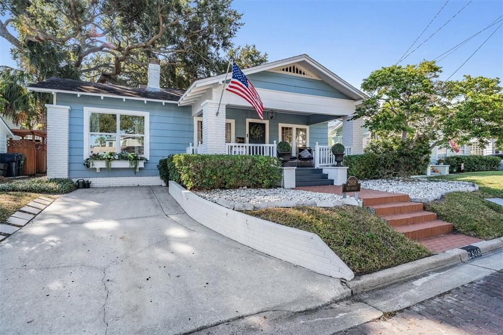 En Venta: $895,000 (3 camas, 2 baños, 1388 Pies cuadrados)