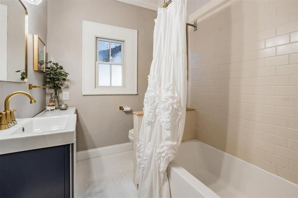 En Venta: $895,000 (3 camas, 2 baños, 1388 Pies cuadrados)