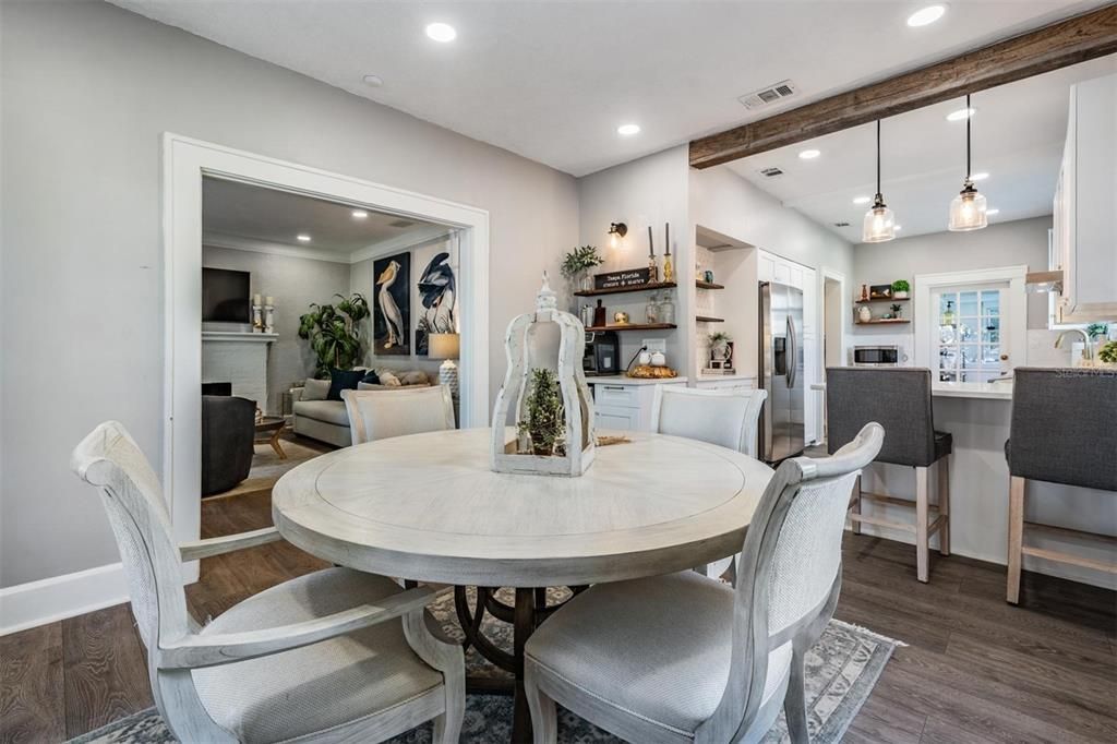 En Venta: $895,000 (3 camas, 2 baños, 1388 Pies cuadrados)