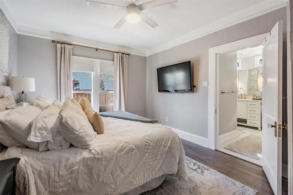 En Venta: $895,000 (3 camas, 2 baños, 1388 Pies cuadrados)