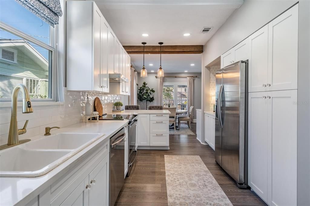 En Venta: $895,000 (3 camas, 2 baños, 1388 Pies cuadrados)