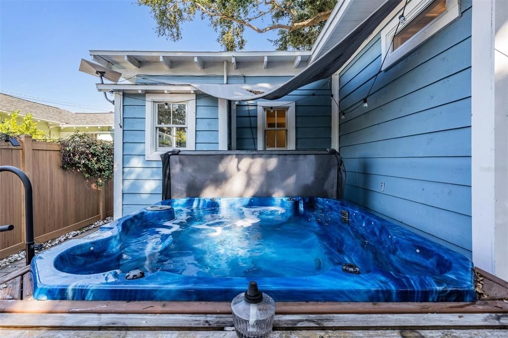 En Venta: $895,000 (3 camas, 2 baños, 1388 Pies cuadrados)