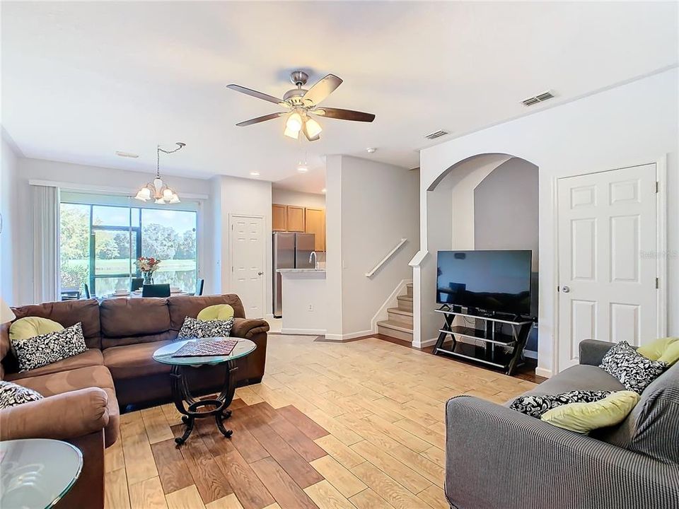 出租: $1,900 (4 贝兹, 3 浴室, 1866 平方英尺)