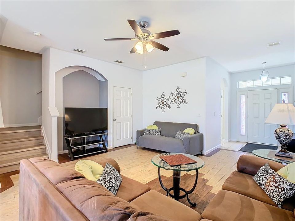 出租: $1,900 (4 贝兹, 3 浴室, 1866 平方英尺)