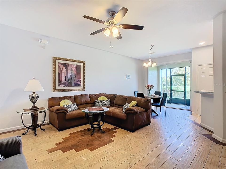 出租: $1,900 (4 贝兹, 3 浴室, 1866 平方英尺)