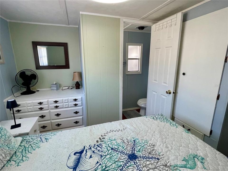 For Sale: $99,900 (2 beds, 1 baths, 872 Square Feet)