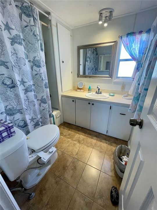 For Sale: $99,900 (2 beds, 1 baths, 872 Square Feet)