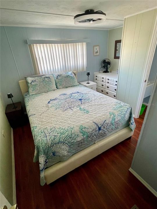 For Sale: $99,900 (2 beds, 1 baths, 872 Square Feet)