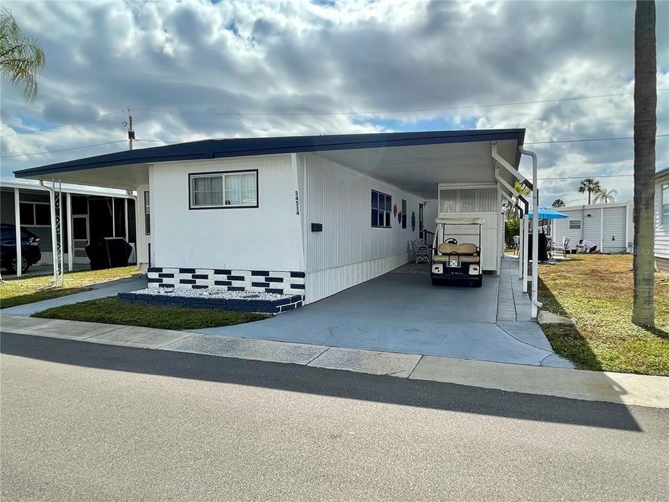 For Sale: $99,900 (2 beds, 1 baths, 872 Square Feet)