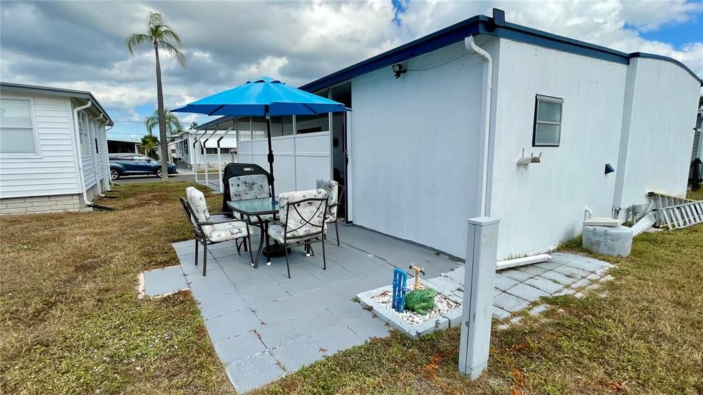 For Sale: $99,900 (2 beds, 1 baths, 872 Square Feet)