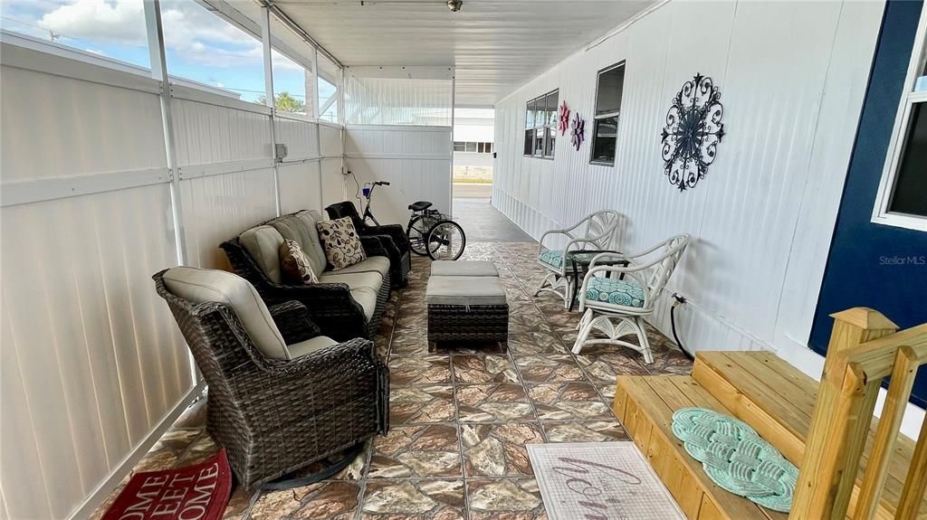 For Sale: $99,900 (2 beds, 1 baths, 872 Square Feet)