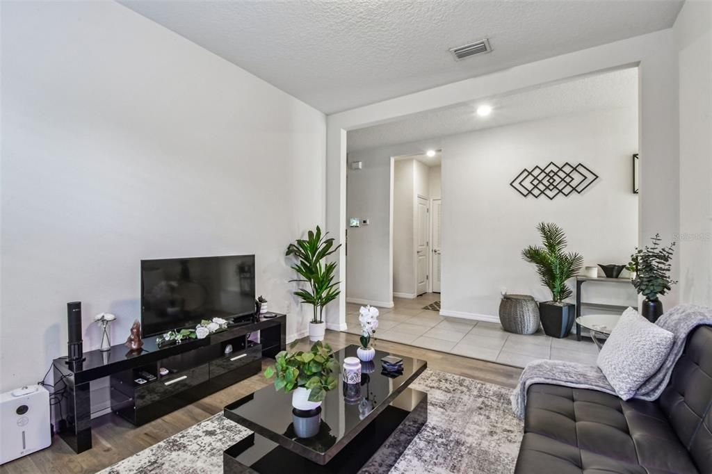 待售: $399,000 (2 贝兹, 2 浴室, 1822 平方英尺)