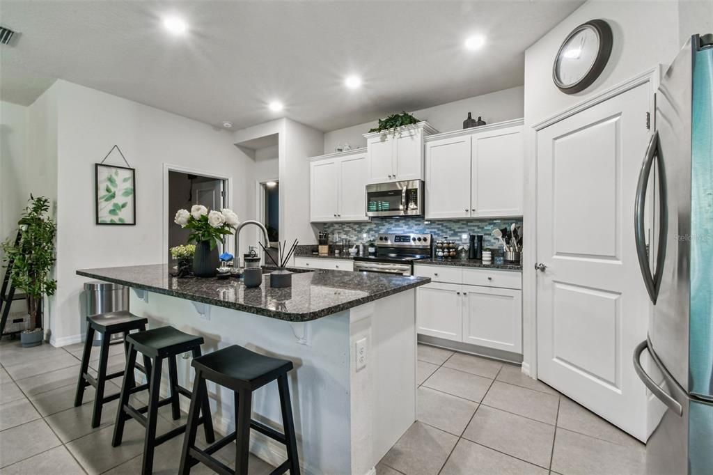 待售: $399,000 (2 贝兹, 2 浴室, 1822 平方英尺)