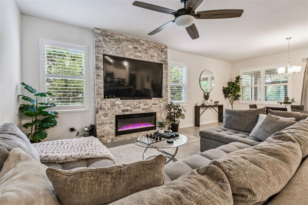 待售: $399,000 (2 贝兹, 2 浴室, 1822 平方英尺)