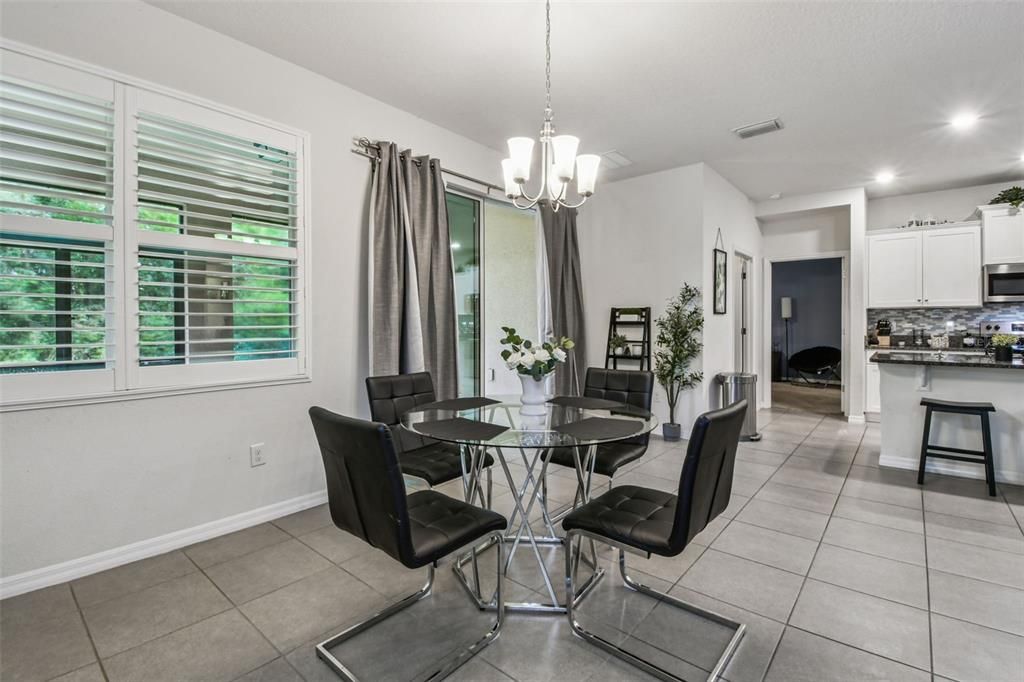 待售: $399,000 (2 贝兹, 2 浴室, 1822 平方英尺)