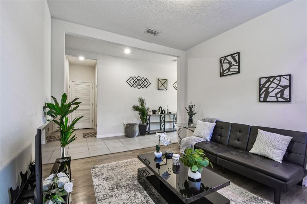 待售: $399,000 (2 贝兹, 2 浴室, 1822 平方英尺)