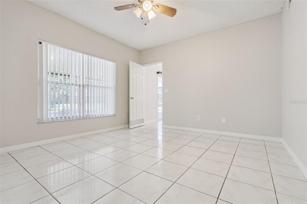 For Sale: $429,999 (4 beds, 2 baths, 1938 Square Feet)