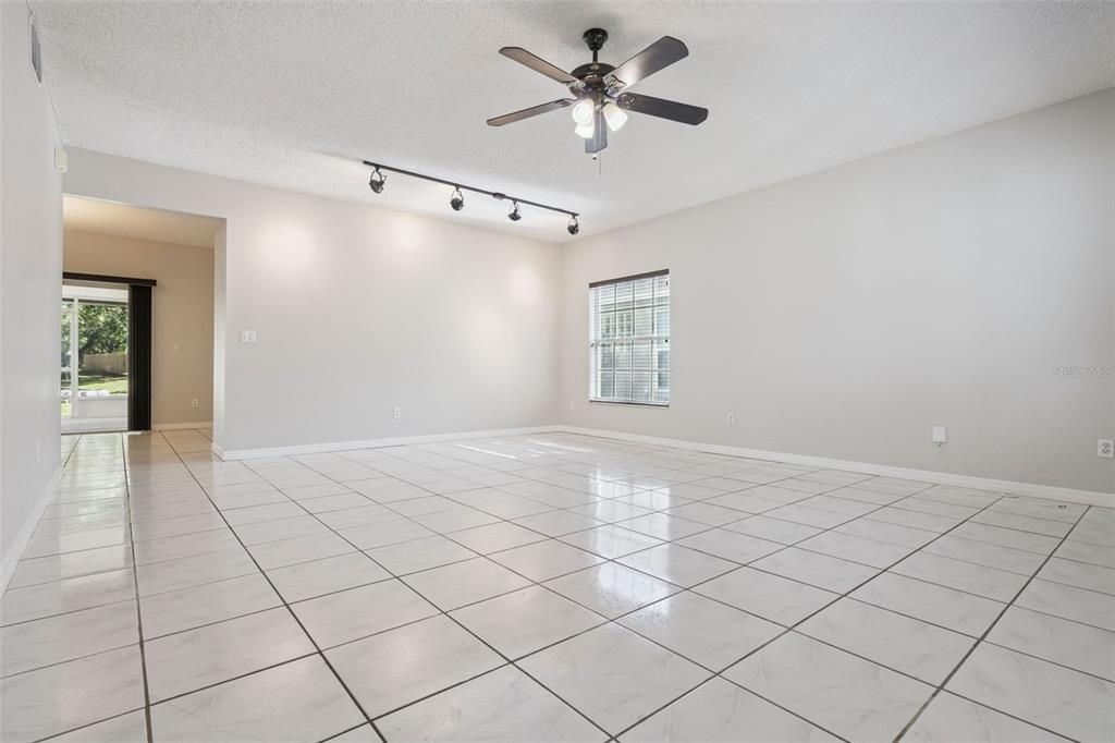 For Sale: $429,999 (4 beds, 2 baths, 1938 Square Feet)