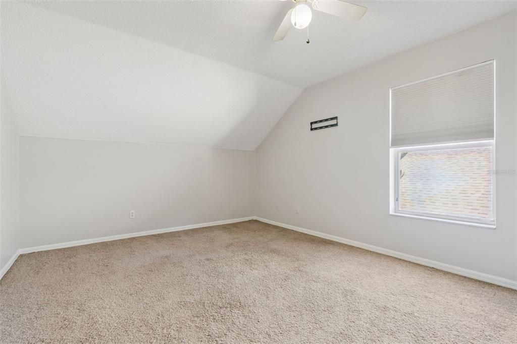 For Sale: $429,999 (4 beds, 2 baths, 1938 Square Feet)