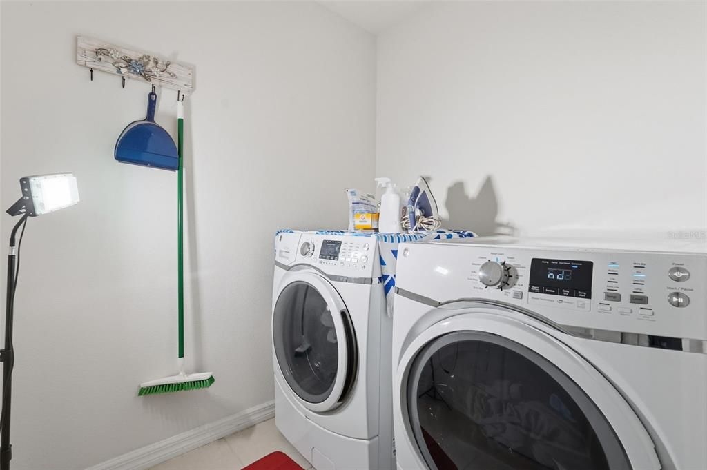 На продажу: $350,000 (4 спален, 2 ванн, 2260 Квадратных фут)