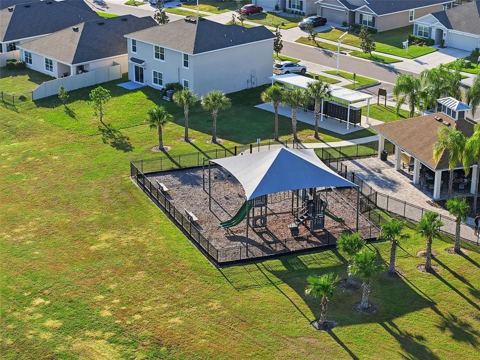 На продажу: $350,000 (4 спален, 2 ванн, 2260 Квадратных фут)