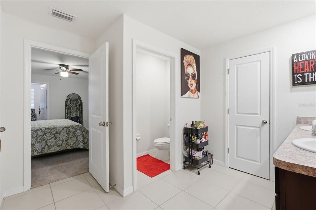 На продажу: $350,000 (4 спален, 2 ванн, 2260 Квадратных фут)