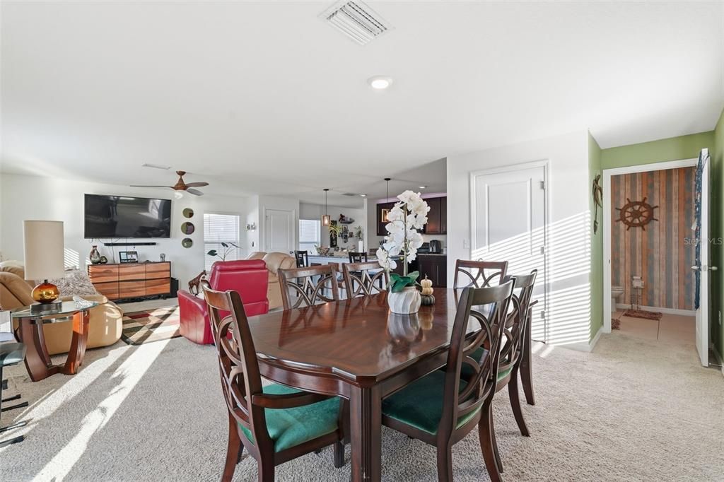 На продажу: $350,000 (4 спален, 2 ванн, 2260 Квадратных фут)