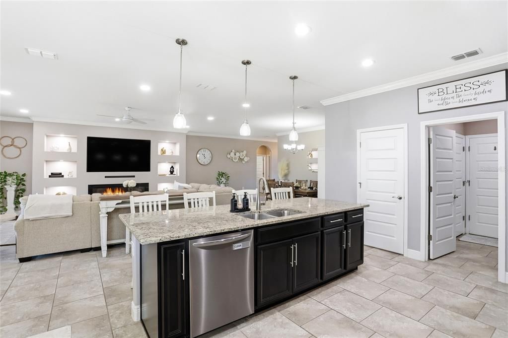 For Sale: $625,000 (4 beds, 3 baths, 2380 Square Feet)