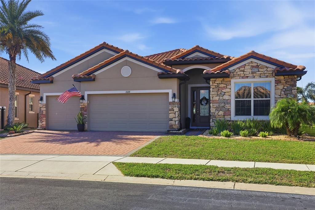 For Sale: $625,000 (4 beds, 3 baths, 2380 Square Feet)