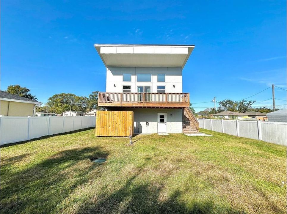 待售: $380,000 (2 贝兹, 2 浴室, 1347 平方英尺)