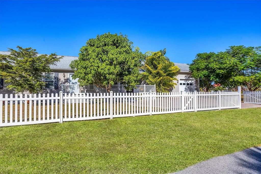 For Sale: $330,000 (3 beds, 2 baths, 1132 Square Feet)