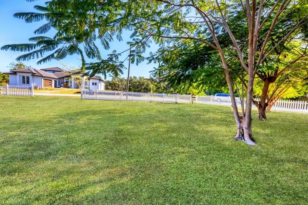 For Sale: $330,000 (3 beds, 2 baths, 1132 Square Feet)