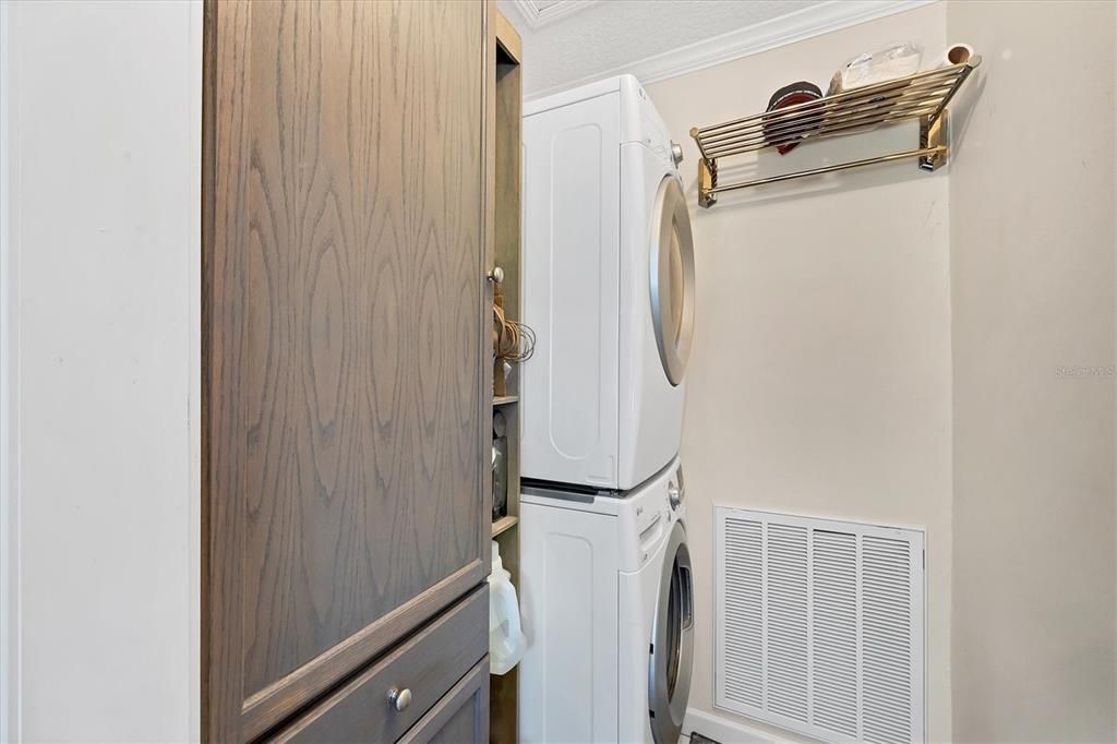 For Sale: $330,000 (3 beds, 2 baths, 1132 Square Feet)