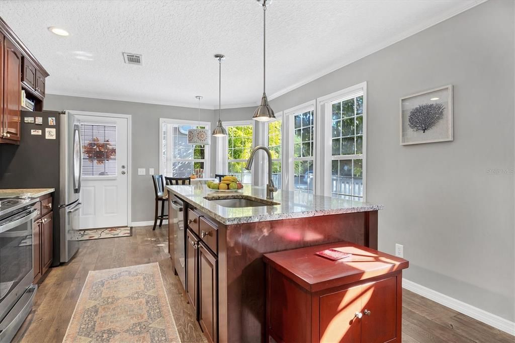 For Sale: $330,000 (3 beds, 2 baths, 1132 Square Feet)