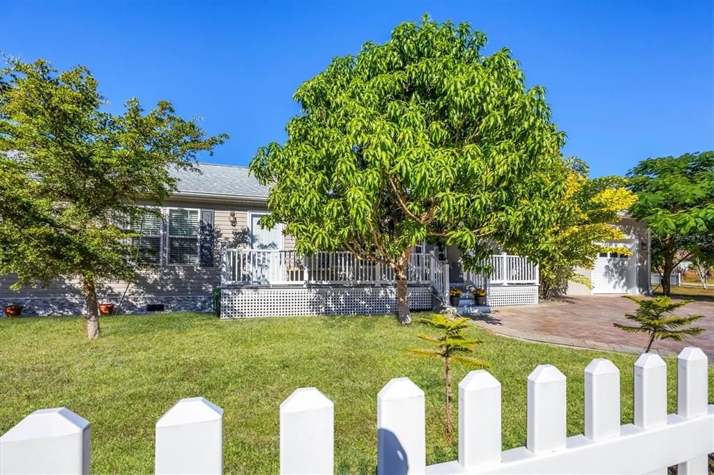 For Sale: $330,000 (3 beds, 2 baths, 1132 Square Feet)