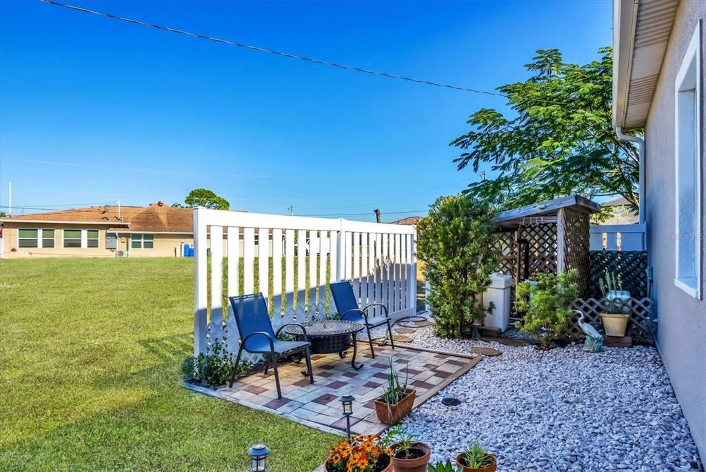 For Sale: $330,000 (3 beds, 2 baths, 1132 Square Feet)