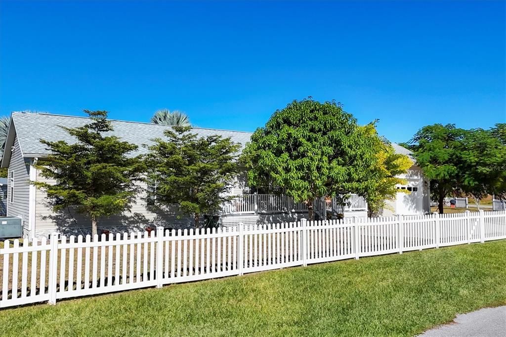 For Sale: $330,000 (3 beds, 2 baths, 1132 Square Feet)