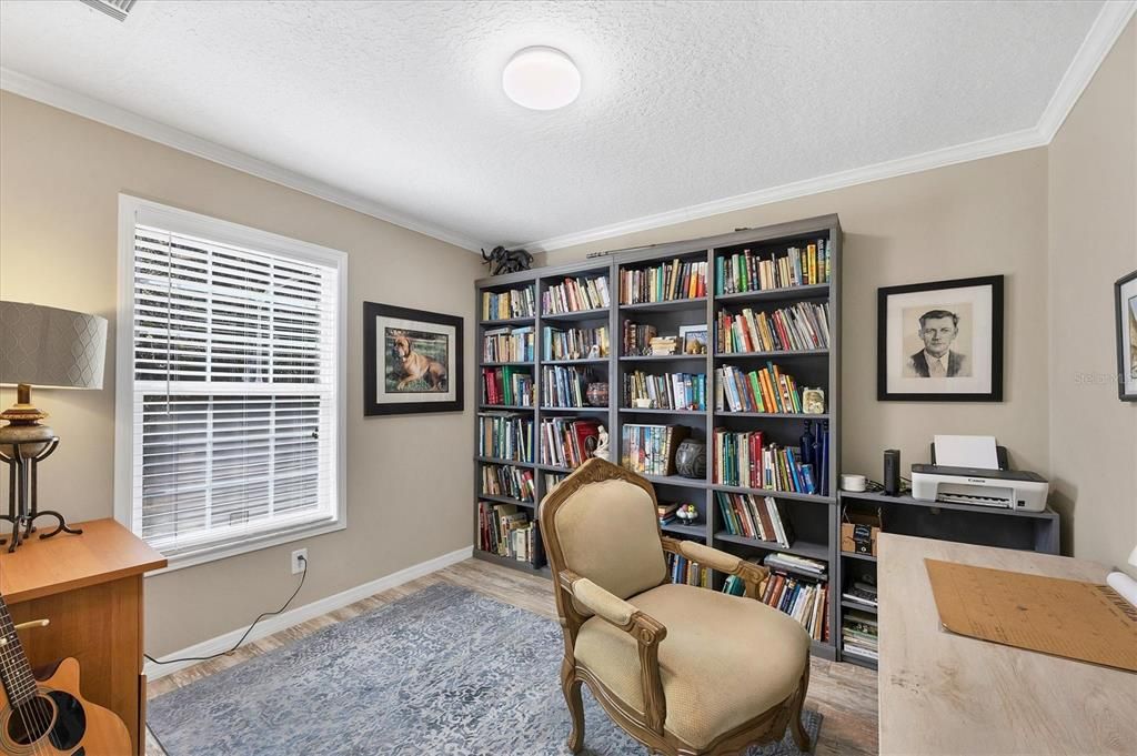 For Sale: $330,000 (3 beds, 2 baths, 1132 Square Feet)