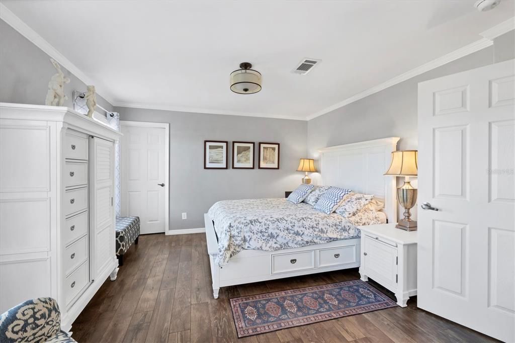 For Sale: $330,000 (3 beds, 2 baths, 1132 Square Feet)